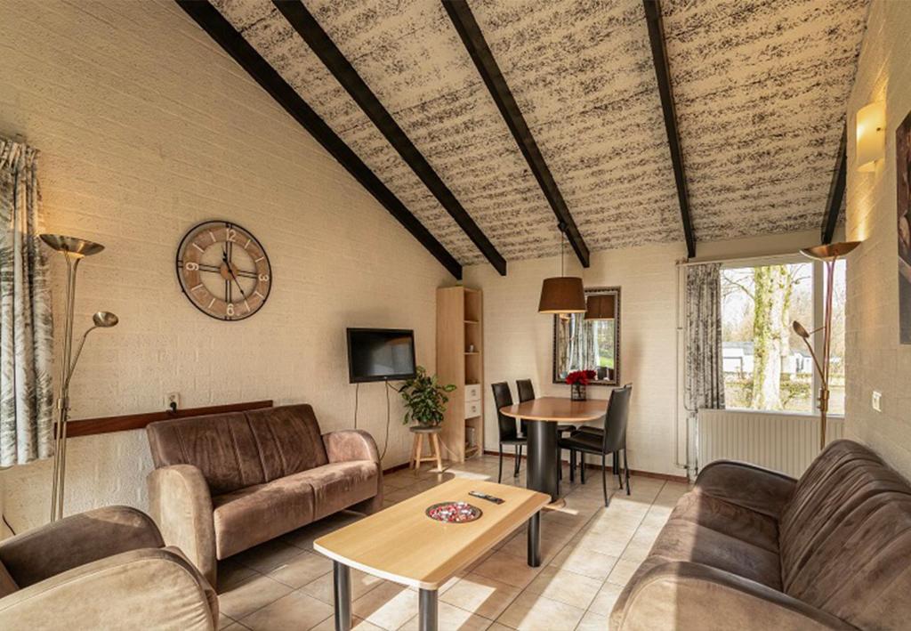 Et tv og/eller underholdning på Bungalowpark Simpelveld - Castra 40