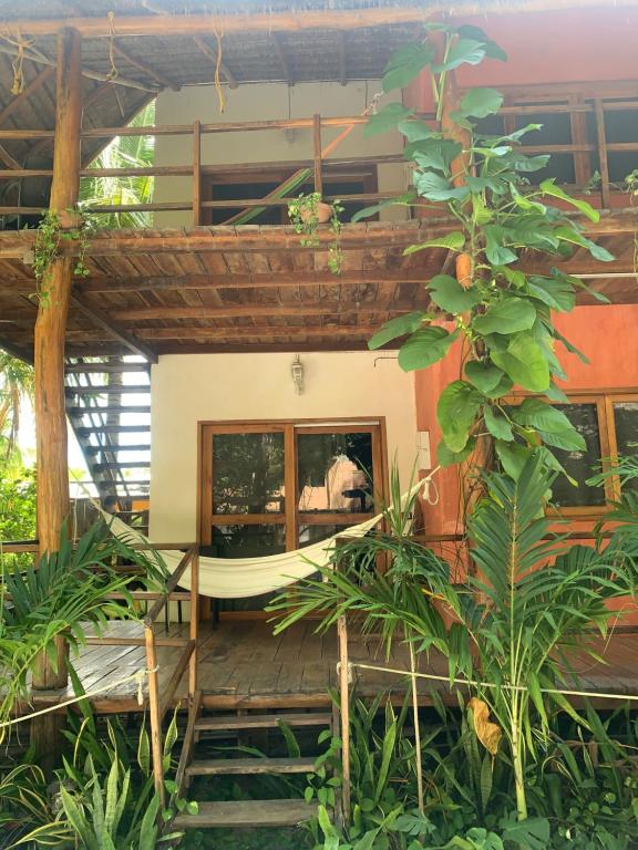 Κήπος έξω από το Hotel Cabañas Pink