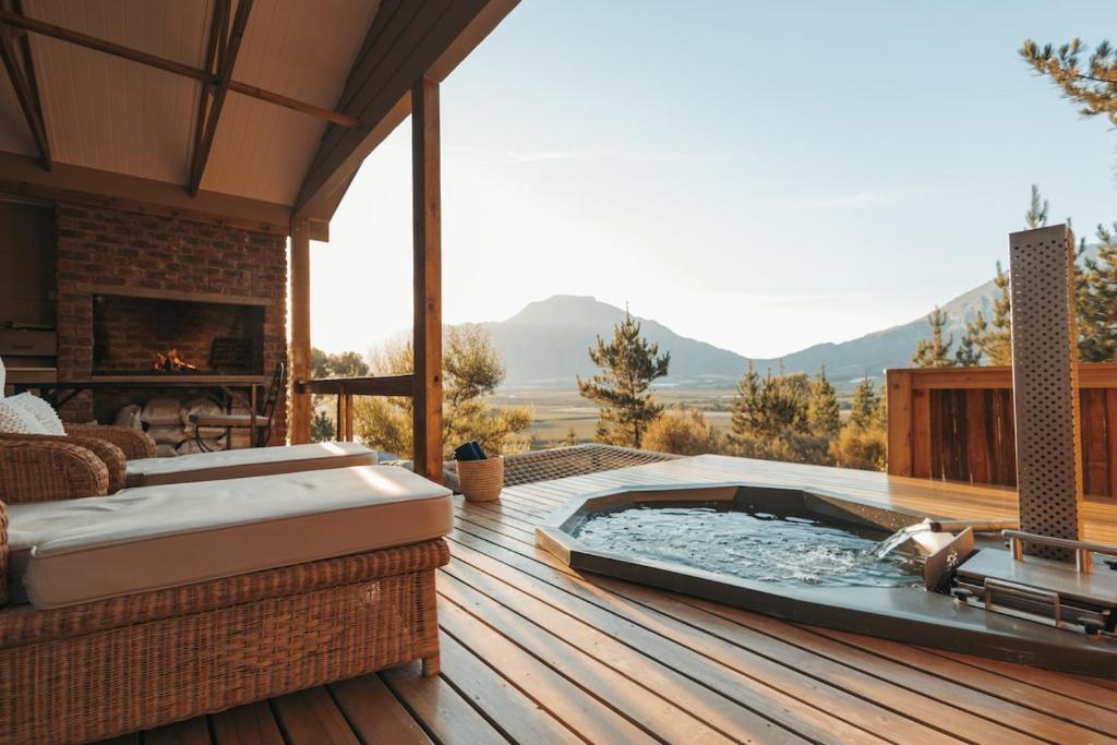 Nespecifikovaný výhled na hory nebo výhled na hory při pohledu z apartmánu