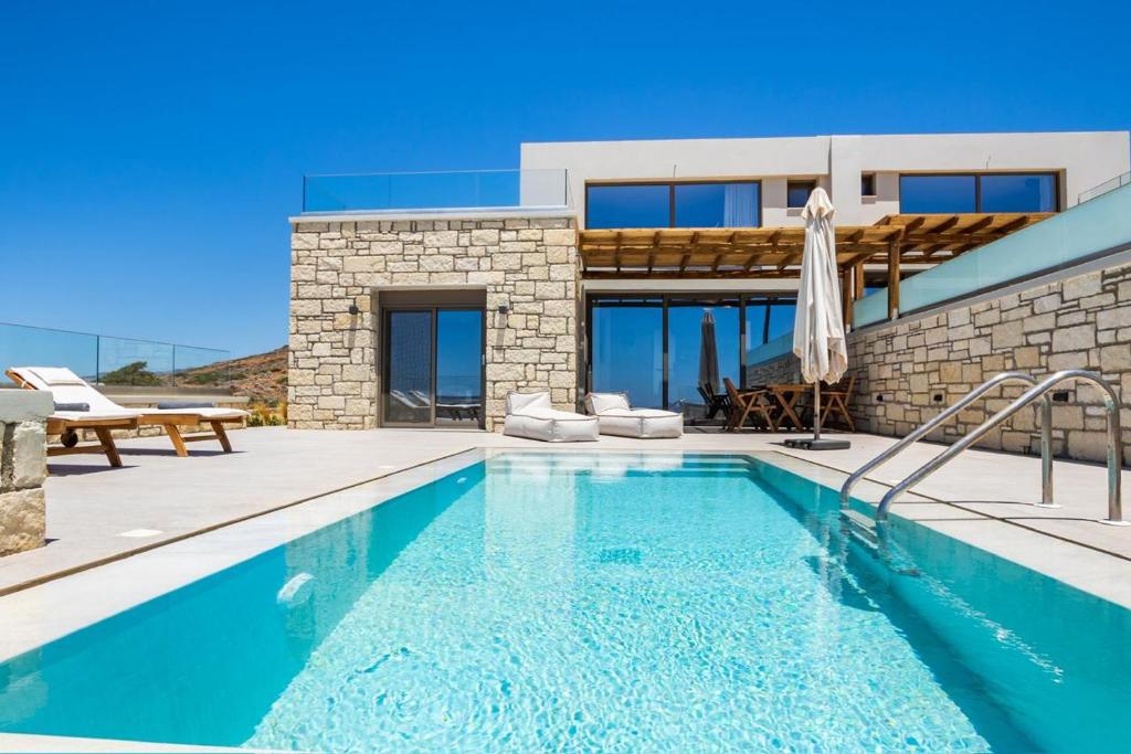 Bazén v ubytování Anemelia Villas nebo v jeho okolí