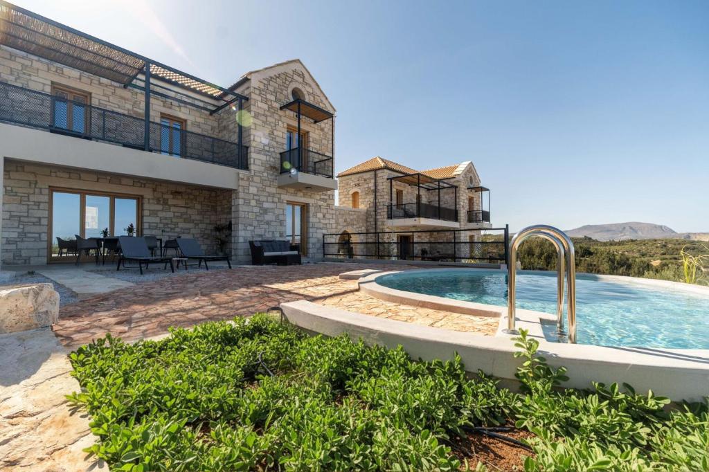 Swimmingpoolen hos eller tæt på Villa Seiri by PosarelliVillas