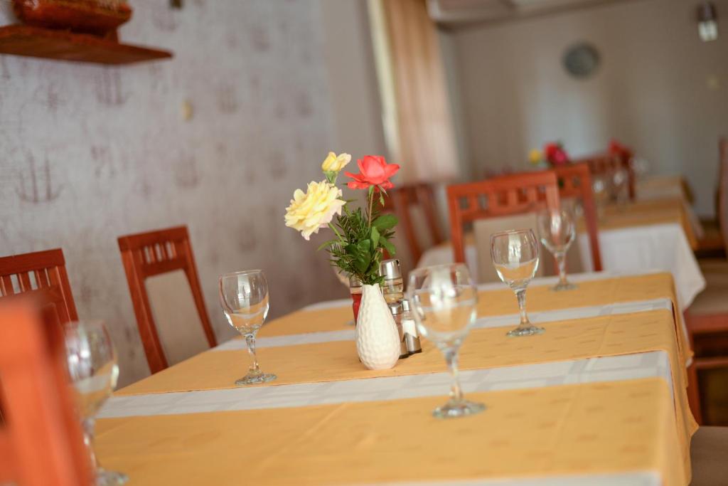 Restaurace v ubytování Hotel Fontana