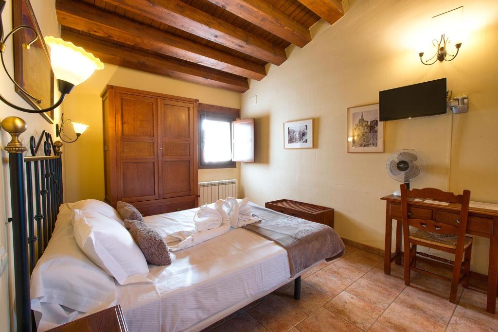 Hostal San Pedro - Queen Room