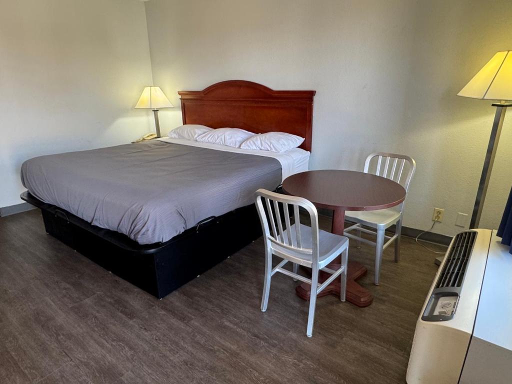 Homelodge Newnan - 