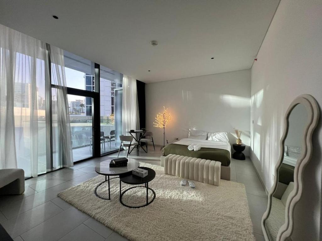 Khu vực ghế ngồi tại Huge Studio Near Burj Khalifa