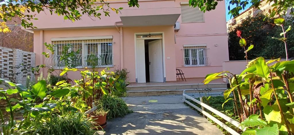 Budova, kde se prázdninový dům nachází