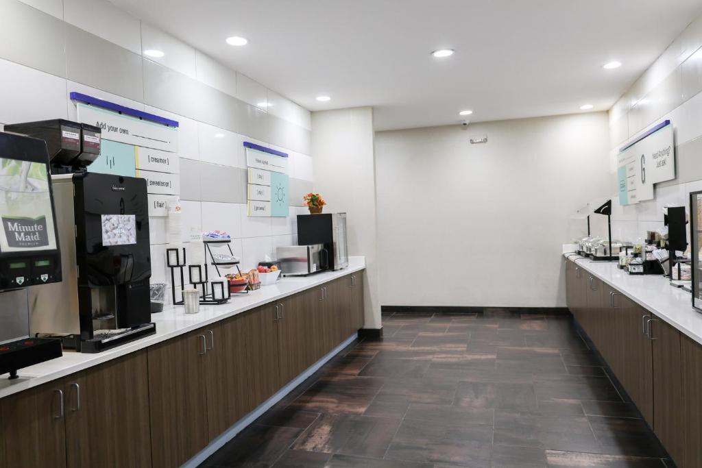 Garner Hotel Glen Burnie BWI Airport Area by IHG photo