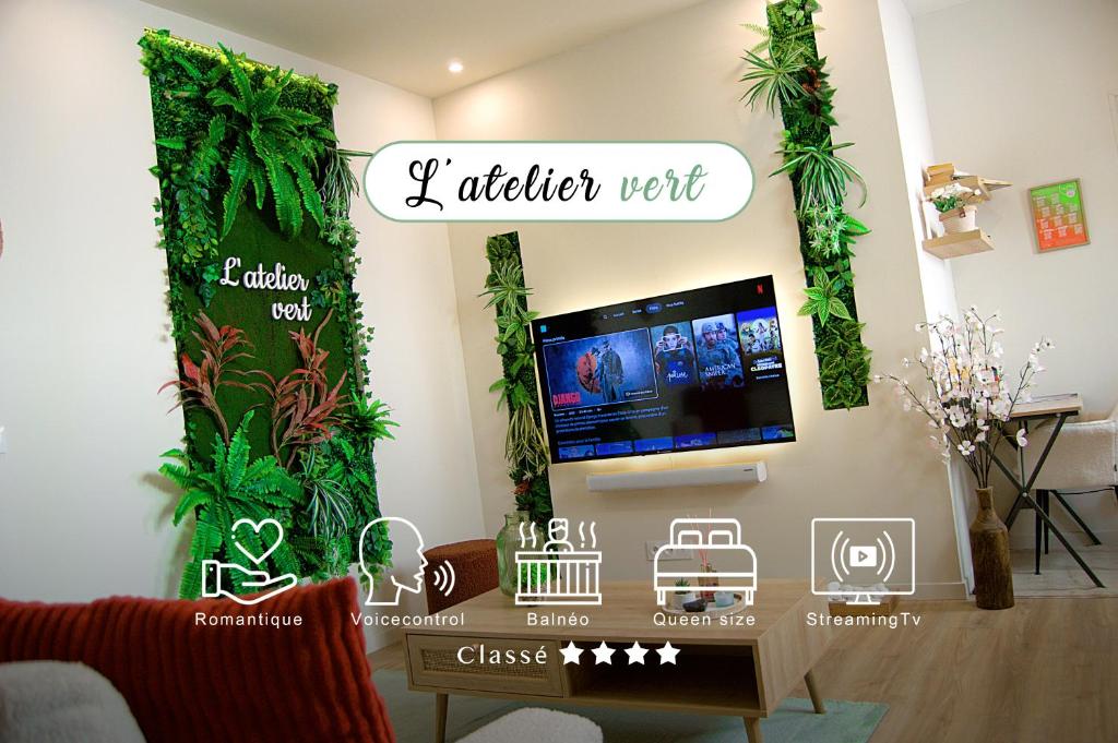 Μια τηλεόραση ή/και κέντρο ψυχαγωγίας στο L'atelier vert - SPA, Suite Luxe, Proche Hypercentre - Classé 4 étoiles