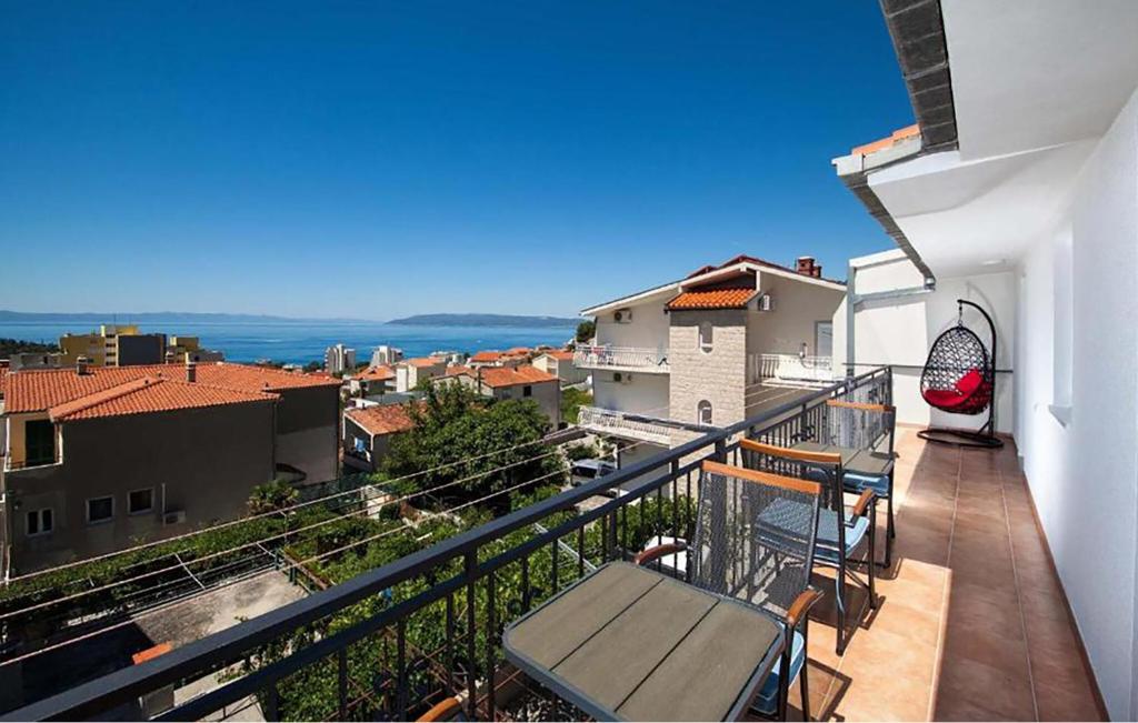 Nice Apartment In Makarska With House Sea View