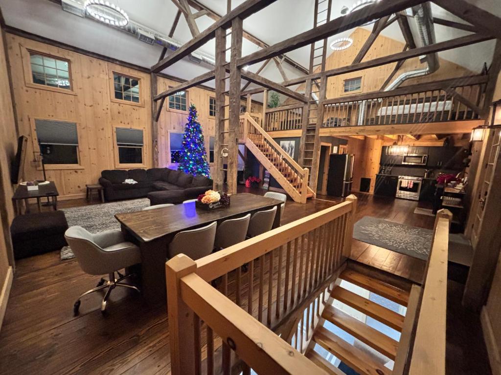 Χώρος καθιστικού στο Spacious Barn House experience!