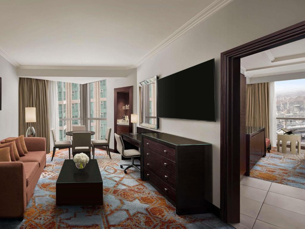 جناح جونيور مزدوجة مع بإطلالة على الكعبة FULL BED KING SIZE BED