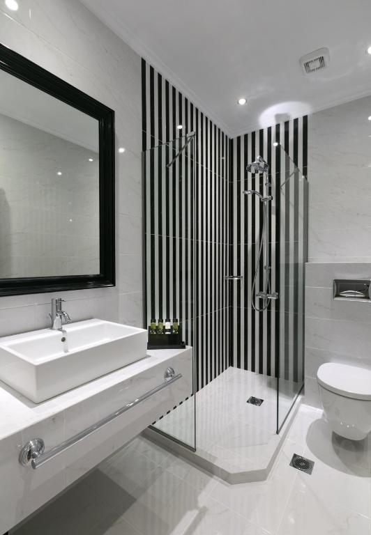 Koupelna v ubytování Anaktorikon Boutique Hotel