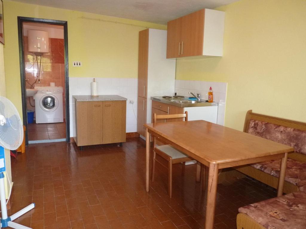 Kuchyňa alebo kuchynka v ubytovaní Apartmani Emily