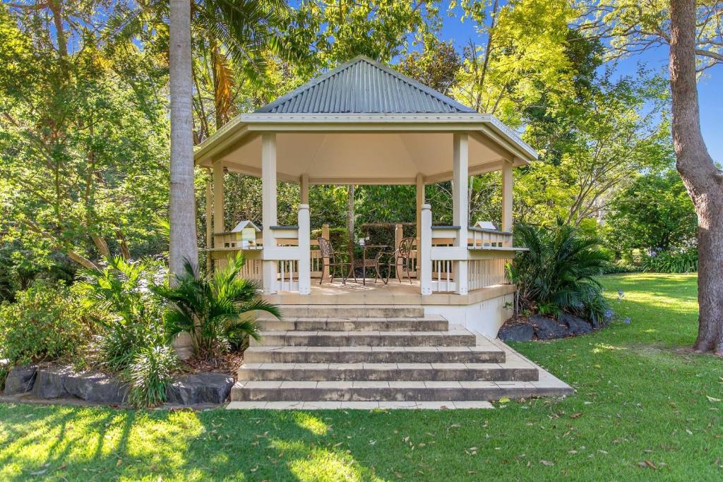 Κήπος έξω από το Cottage on Boambee