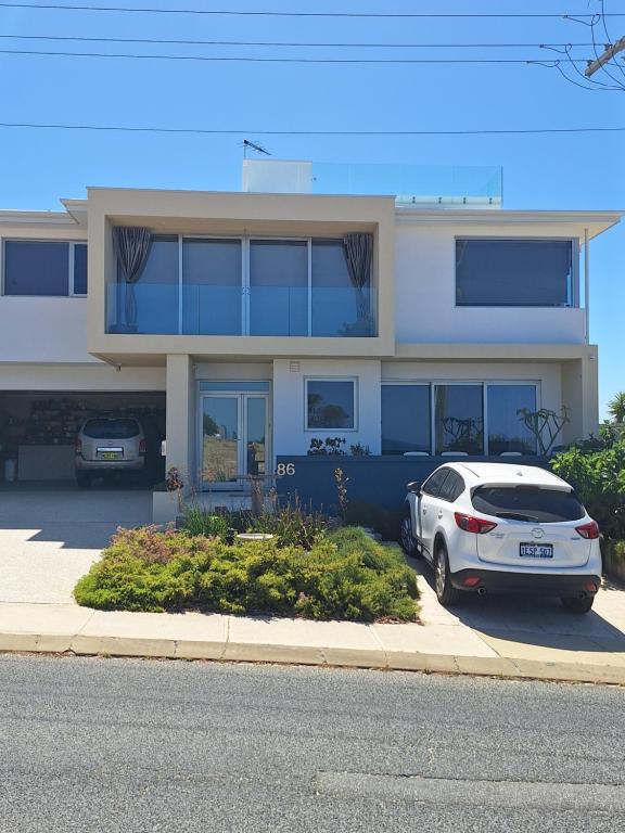 Το κτήριο όπου στεγάζεται  το διαμέρισμα