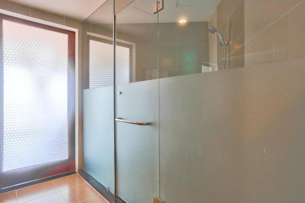 Grand Deluxe Twin with Balcony Ocean View