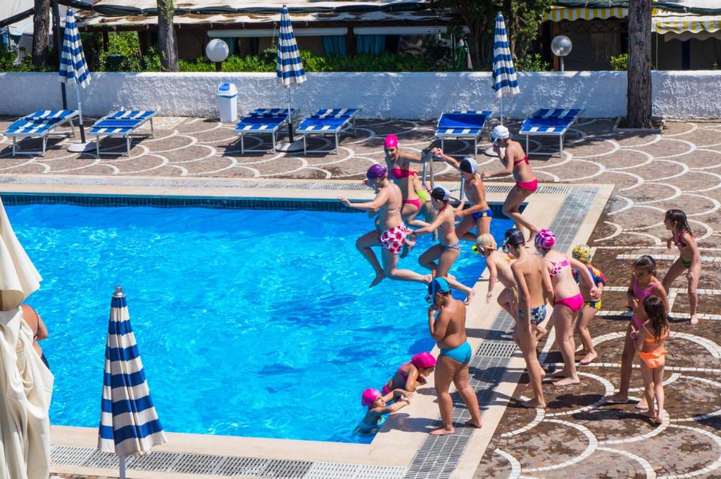 Hosté ubytování Holiday Village