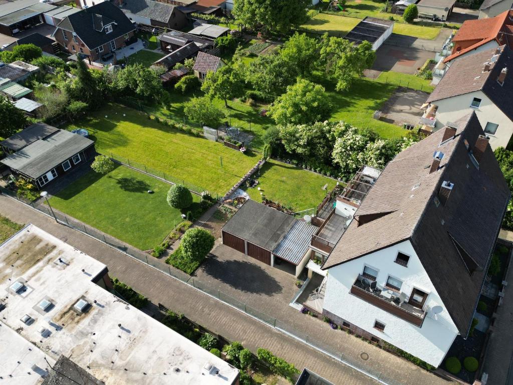 Η γειτονιά γύρω από ή μία γειτονιά κοντά σε αυτό το δωμάτιο σε οικογενειακή κατοικία