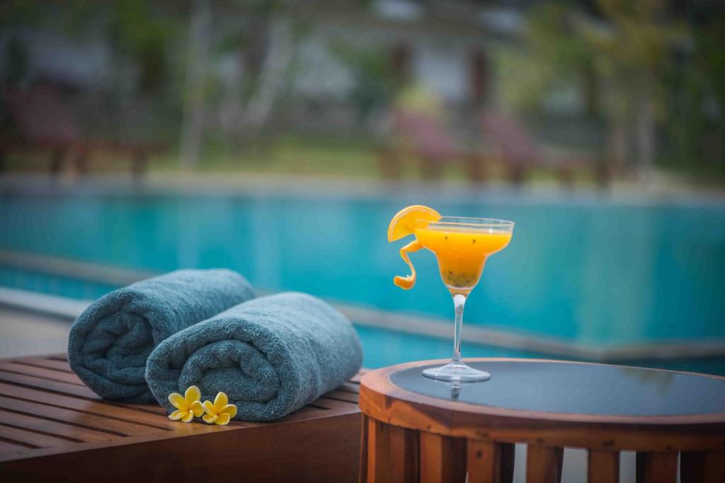 Bazén v ubytování Sungreen Resort Habarana nebo v jeho okolí