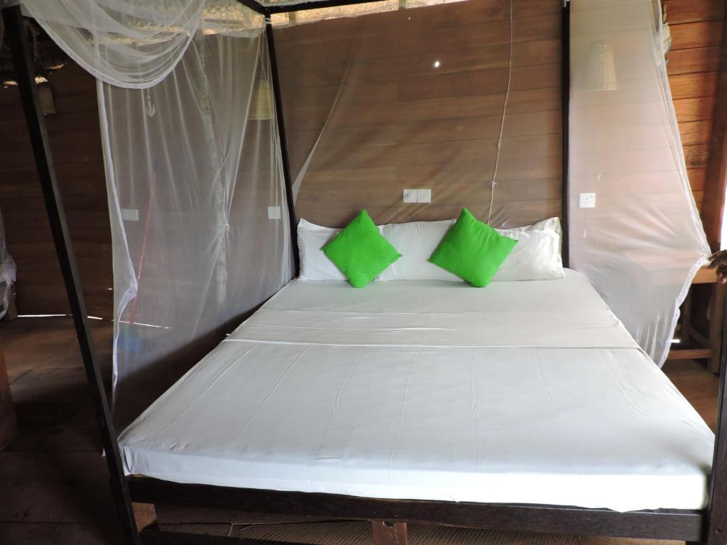 Cinnabar Resort - 11