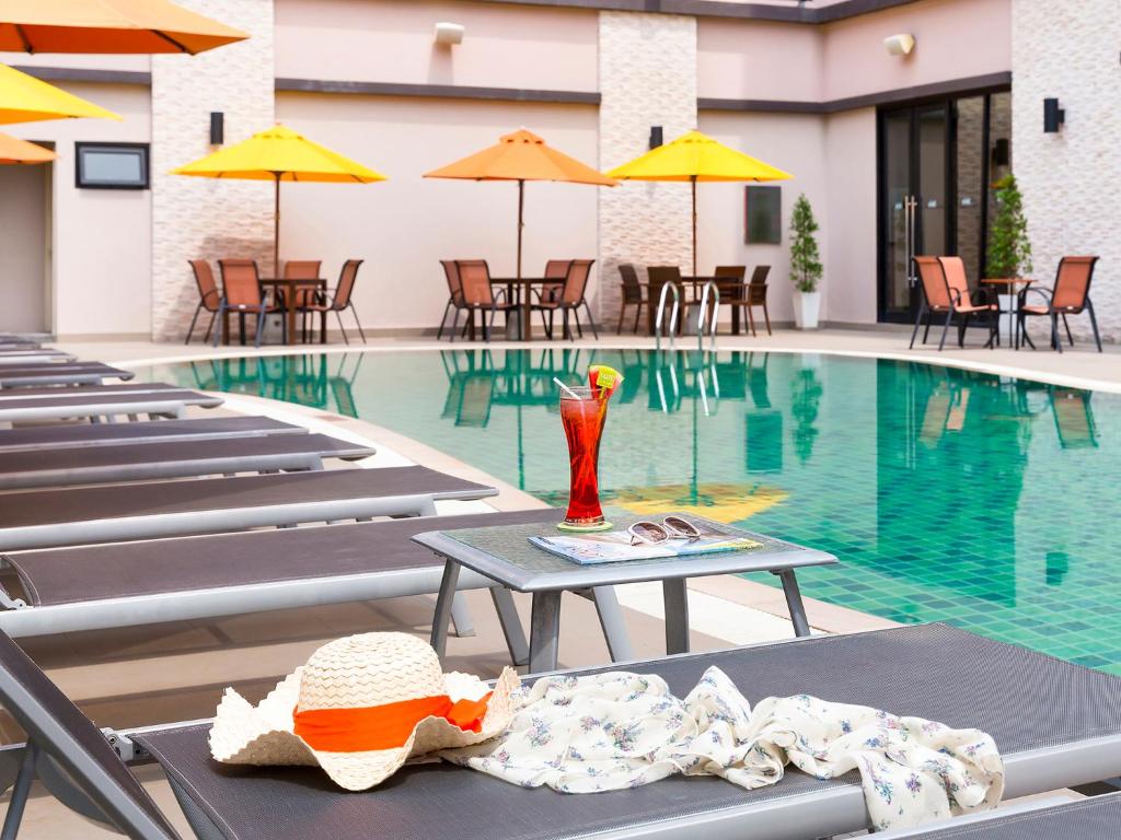 Bazén v ubytování Ibis Hua Hin nebo v jeho okolí
