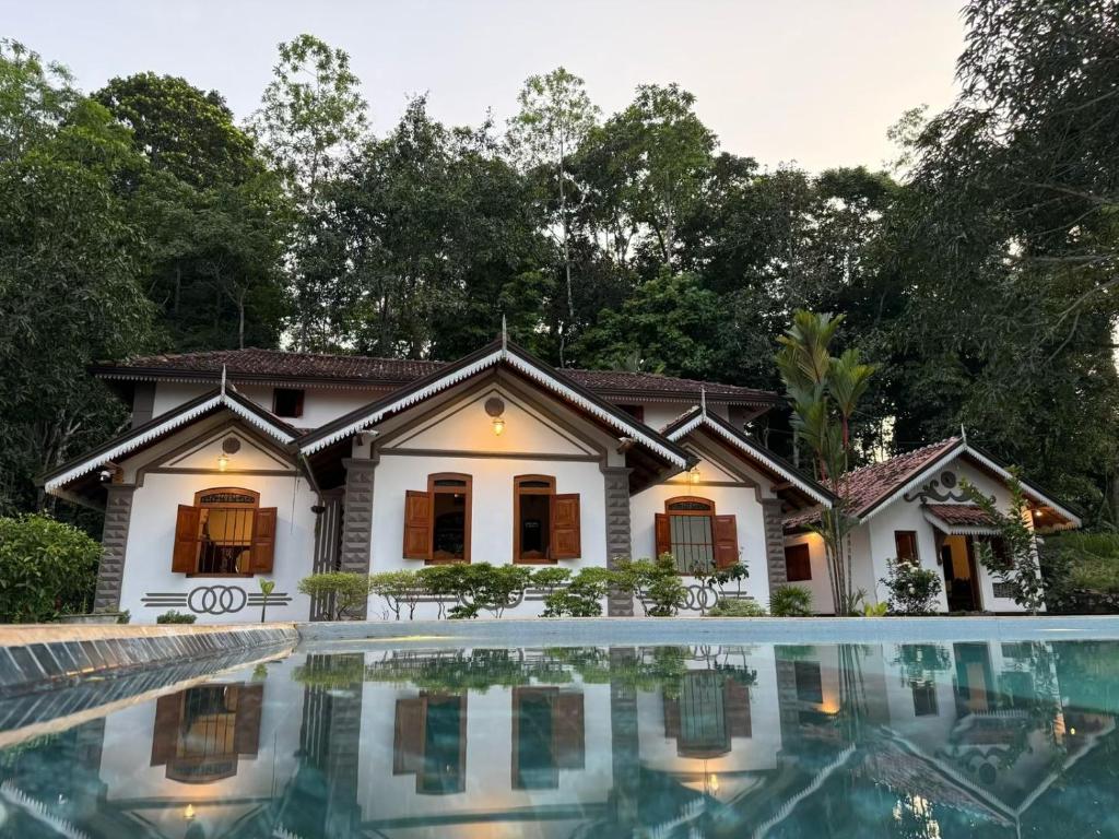 Πισίνα στο ή κοντά στο Ceylon ome sri resort