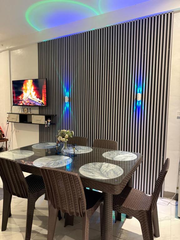 TV/trung tâm giải trí tại Pasay Transient House