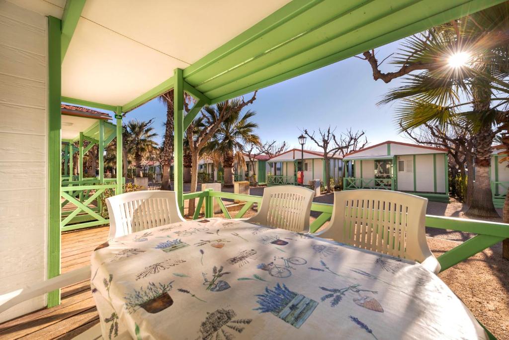 Creixell Camping & Family Resort - Bungalow Standard