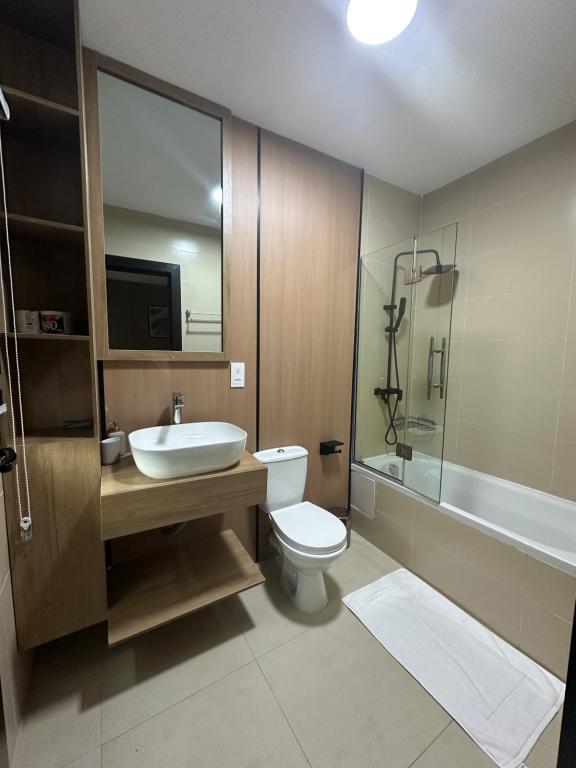 Koupelna v ubytování The Five Ikoyi