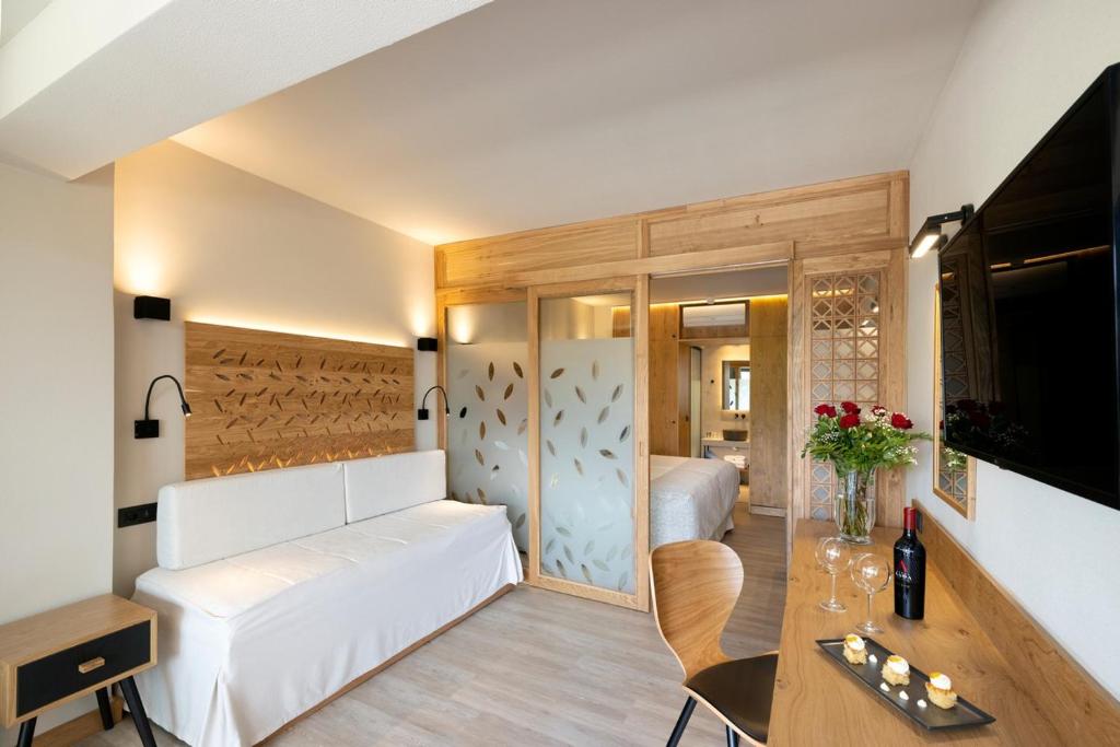 Atlantis Beach Hotel - 5