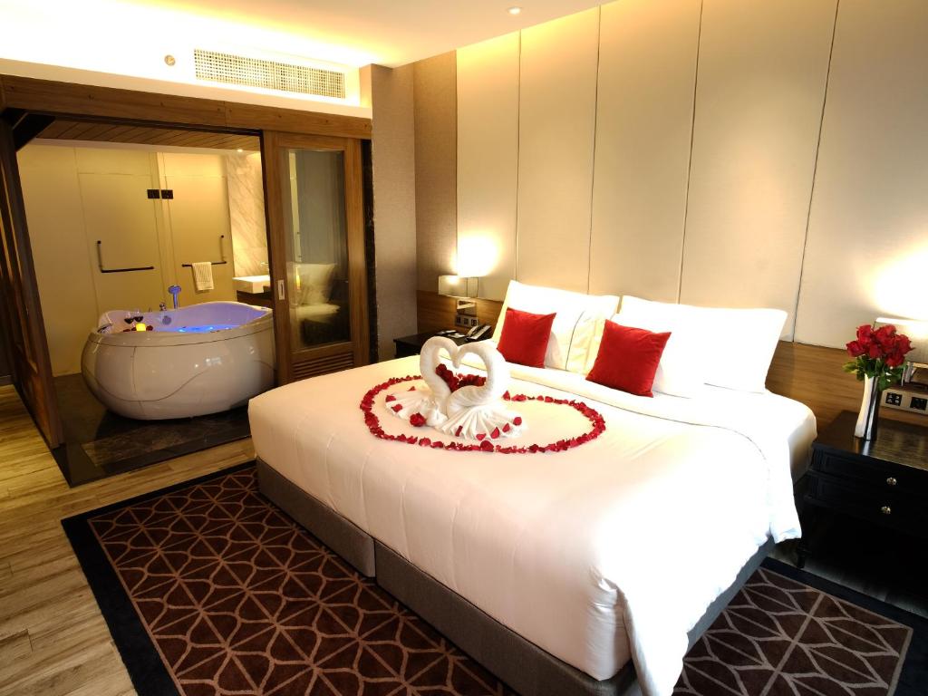 Ayathorn Bangkok - 1