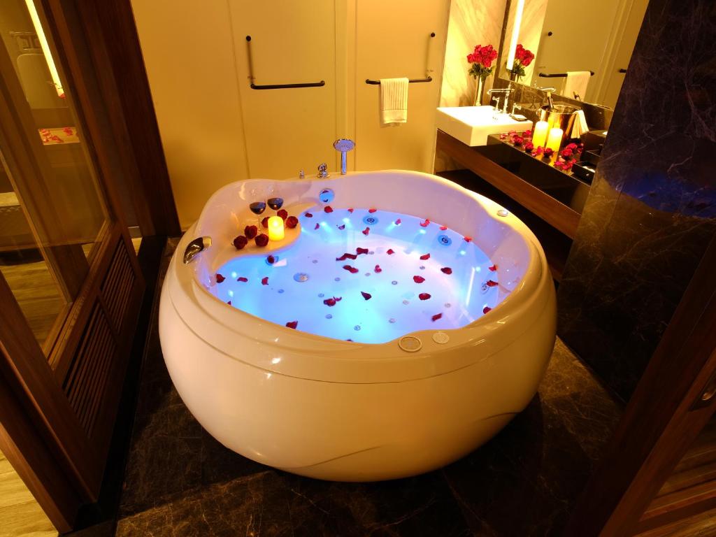 Ayathorn Bangkok - 4