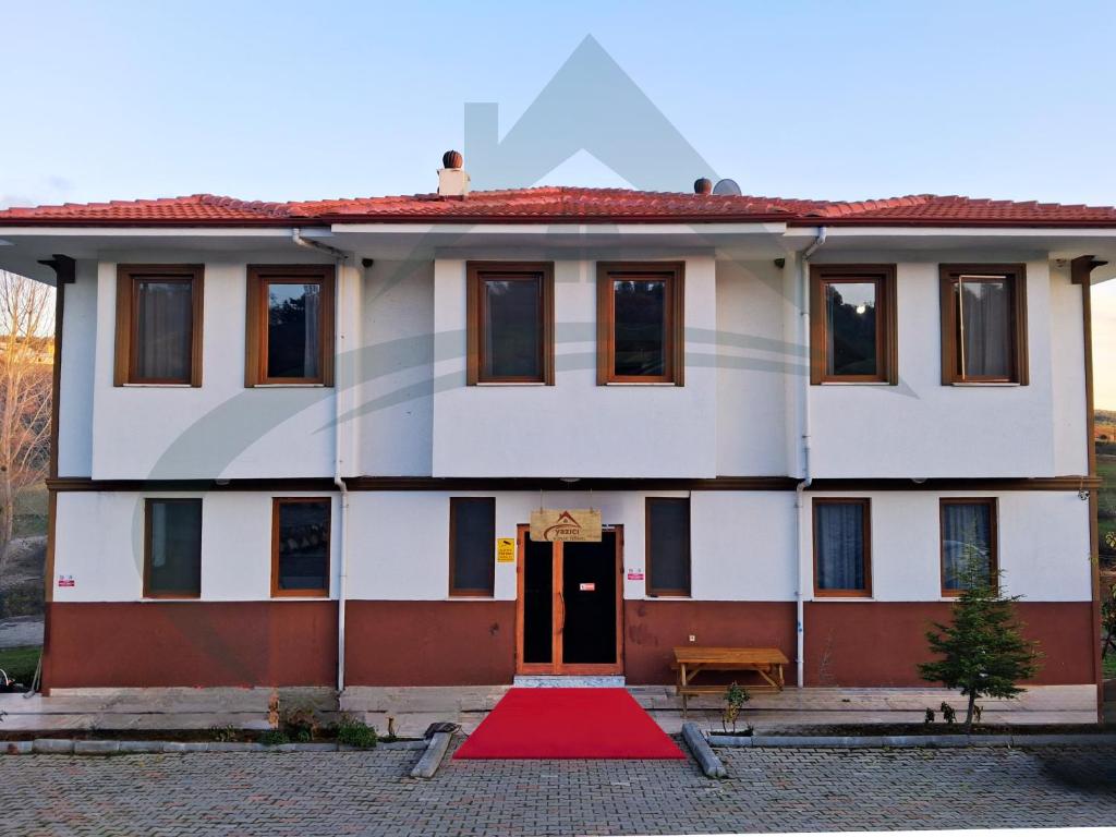 Το κτήριο όπου στεγάζεται  το ξενοδοχείο