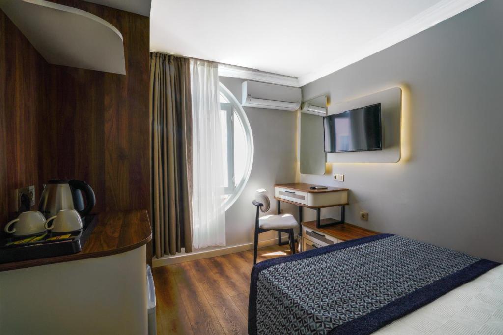 Q Ella Beach Hotel - 16