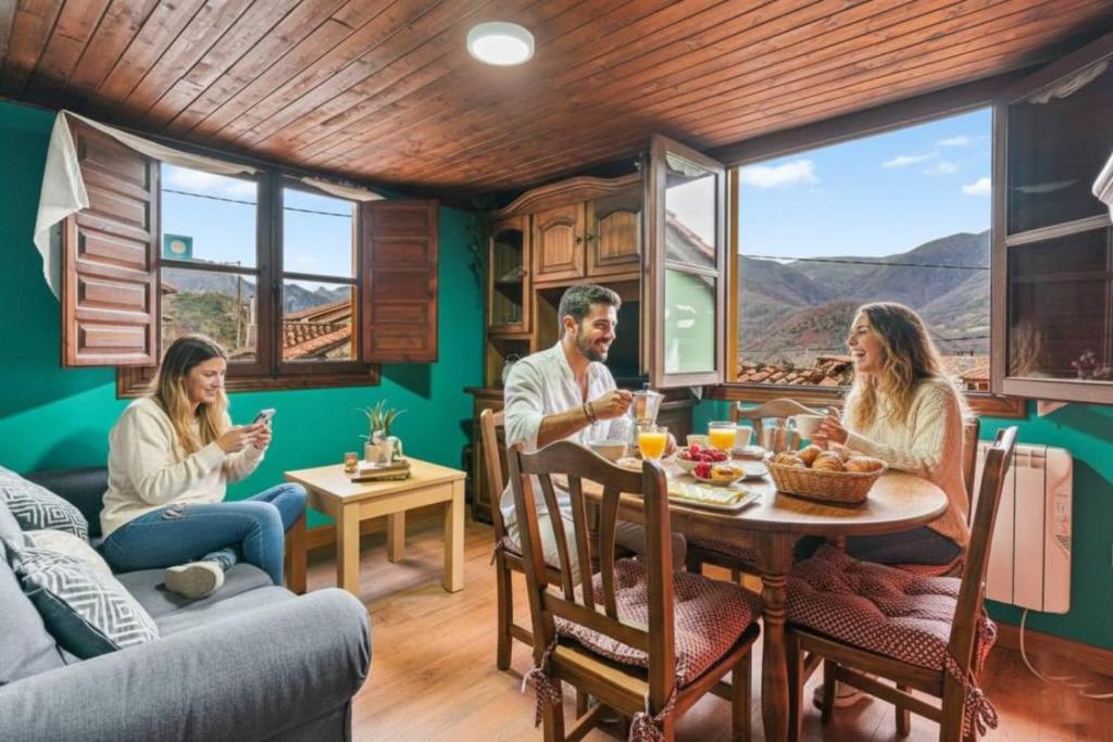 Χώρος καθιστικού στο Montegrande, entorno mágico rodeado de montañas