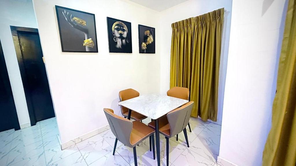 Φωτογραφία από το άλμπουμ του Kunbiz Apartments σε Murtala Muhammed International Airport