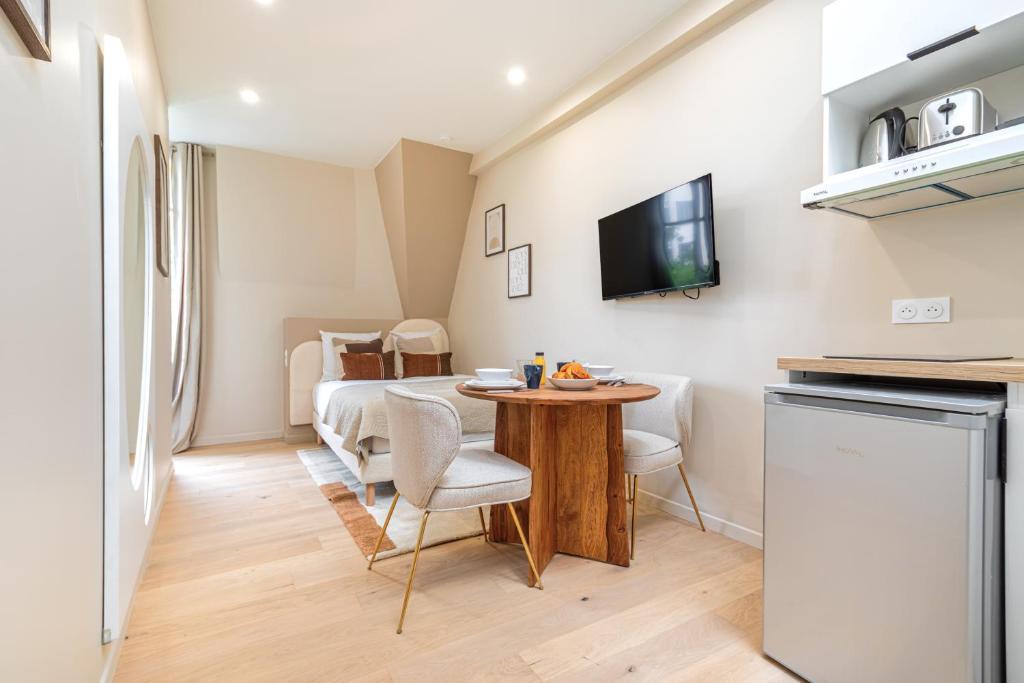 Kuchyň nebo kuchyňský kout v ubytování Charming air-conditioned studio