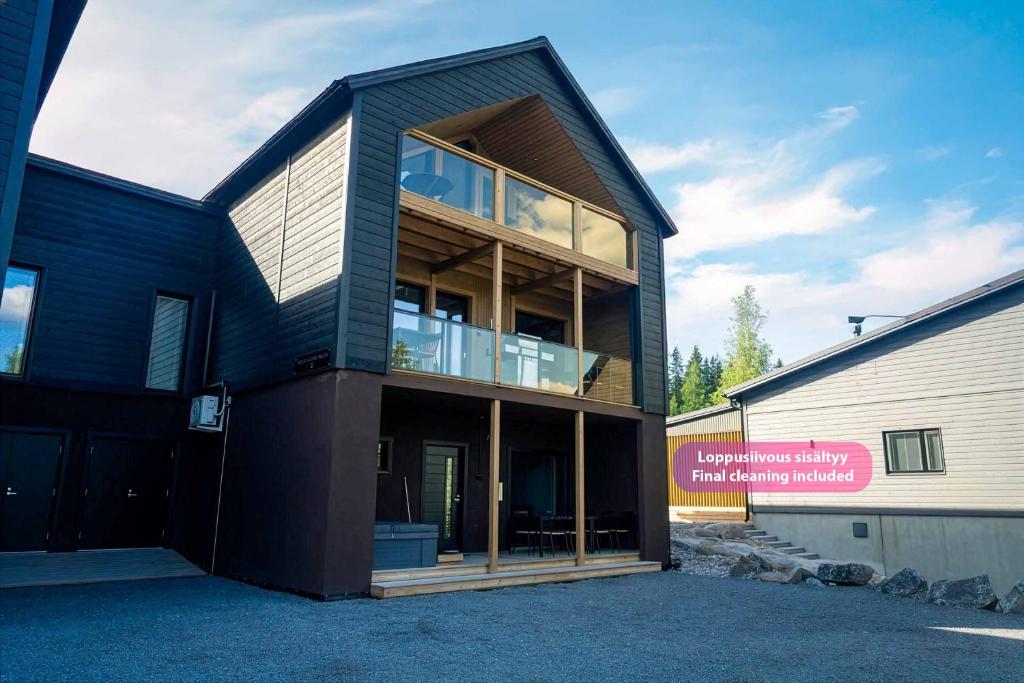 Το κτήριο όπου στεγάζεται  η βίλα