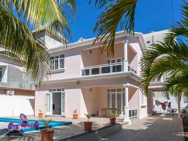 Hồ bơi trong/gần Villa Cocotier Piscine privée et plage à 5 mn à pied