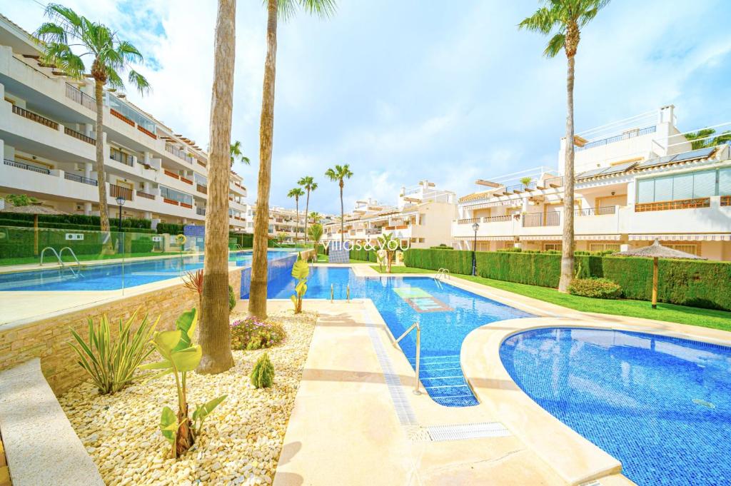 Swimmingpoolen hos eller tæt på Linnea Sol by Villas&You