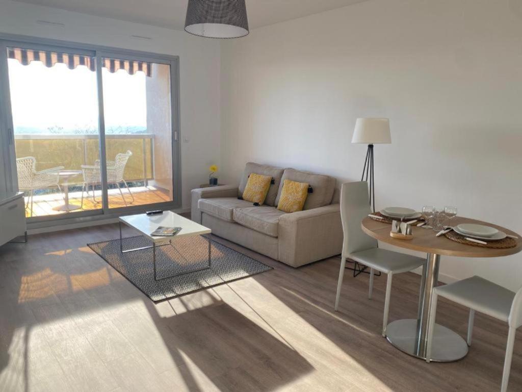 Χώρος καθιστικού στο Résidence de Grasse