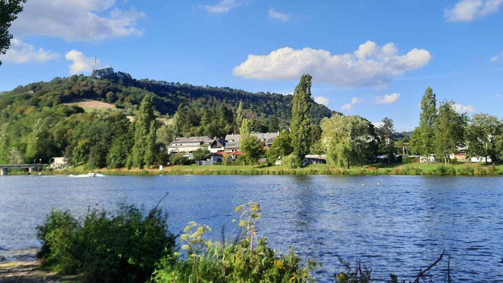 Peisaj natural din apropierea acestui hotel