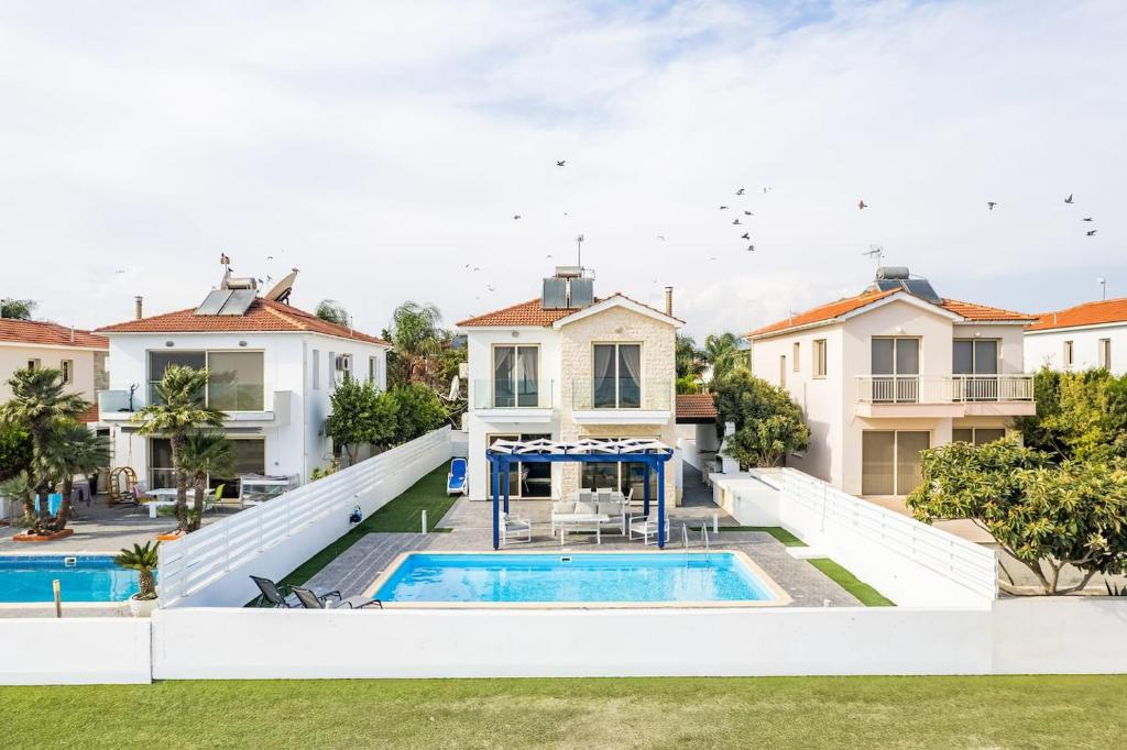 Πισίνα στο ή κοντά στο Villa Waves