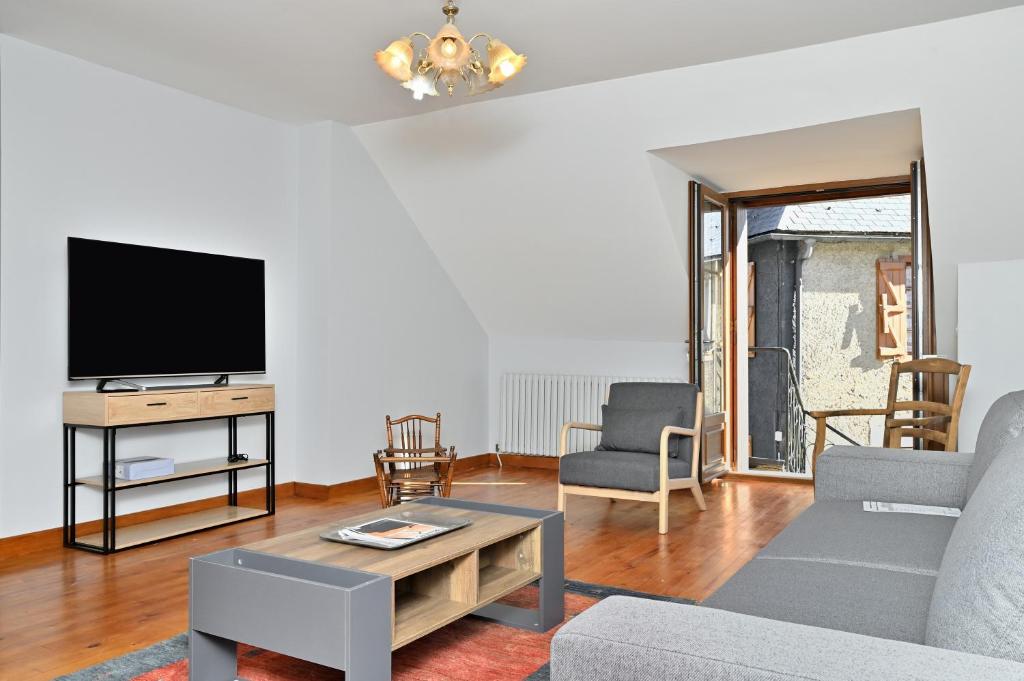 Μια τηλεόραση ή/και κέντρο ψυχαγωγίας στο Gite à Cazaux - Bagnères de Luchon