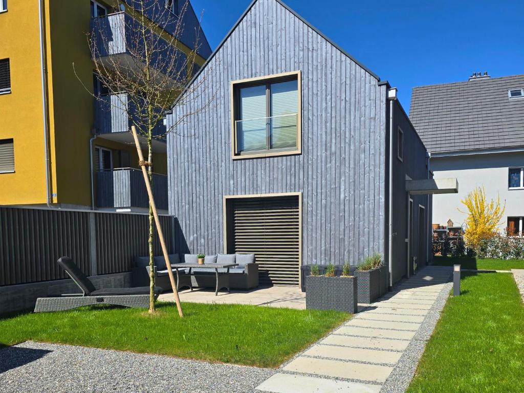 Το κτήριο όπου στεγάζεται  η παραθεριστική κατοικία