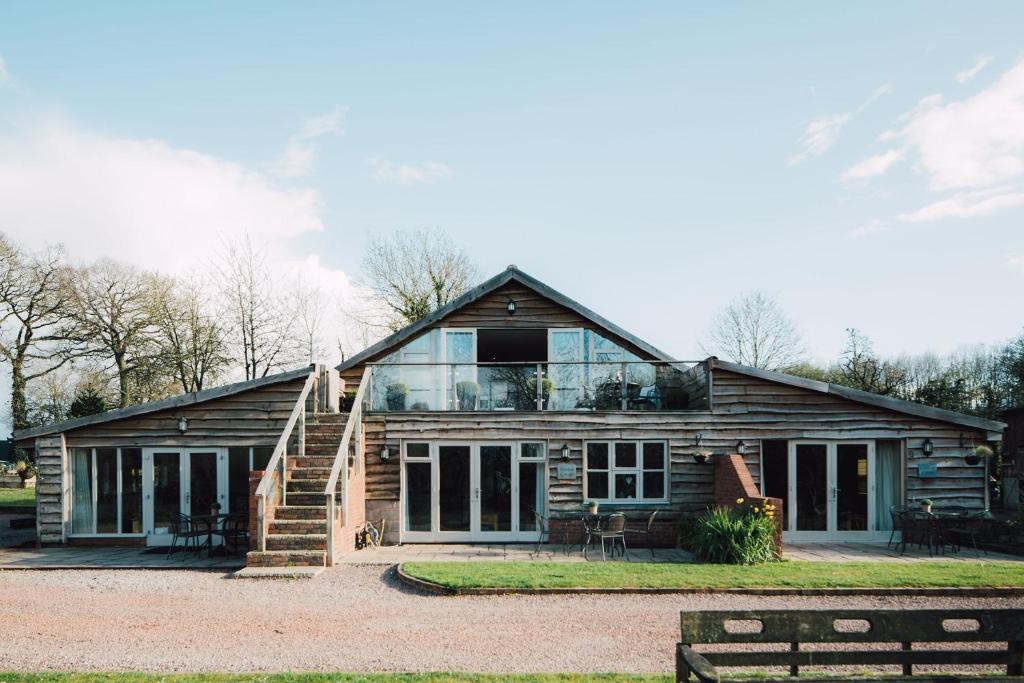 البناء الذي يحتوي بيت العطلات