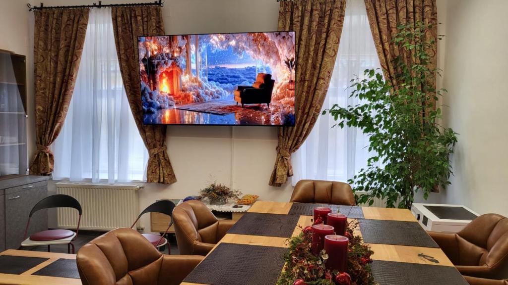 Μια τηλεόραση ή/και κέντρο ψυχαγωγίας στο Apartments Lichtenstein