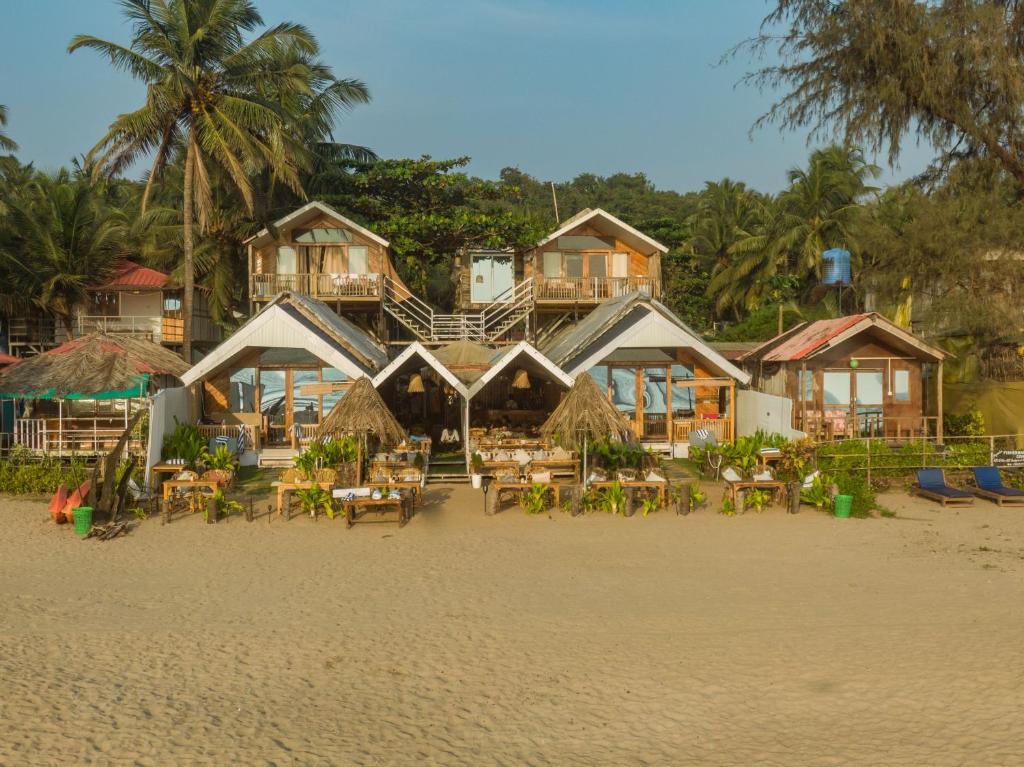 Φυσικό τοπίο κοντά σε οργανωμένο κάμπινγκ