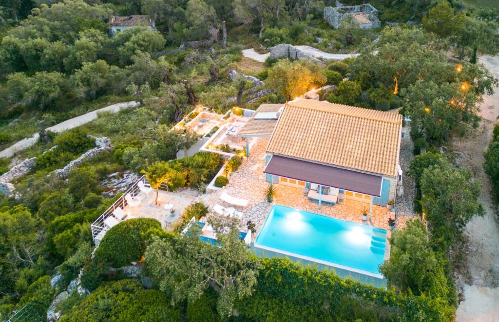 Swimmingpoolen hos eller tæt på Myrtle Cottage