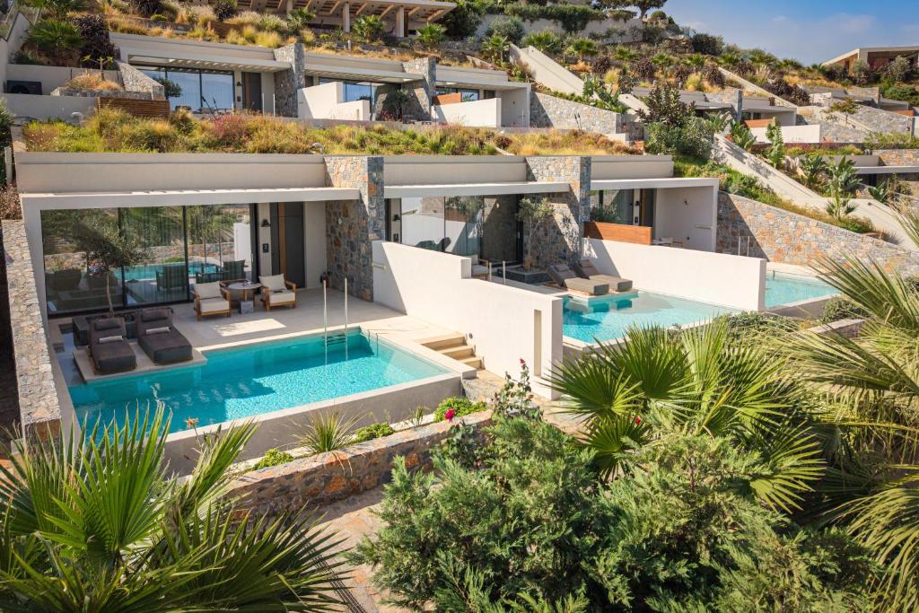 Πισίνα στο ή κοντά στο Happy Cretan Suites 